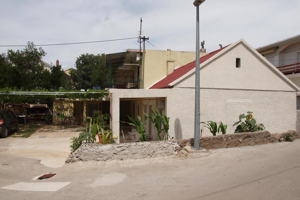 Apartments Viktorija Starigrad Paklenica Eksteriør bilde