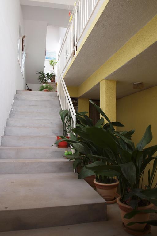Apartments Viktorija Starigrad Paklenica Eksteriør bilde