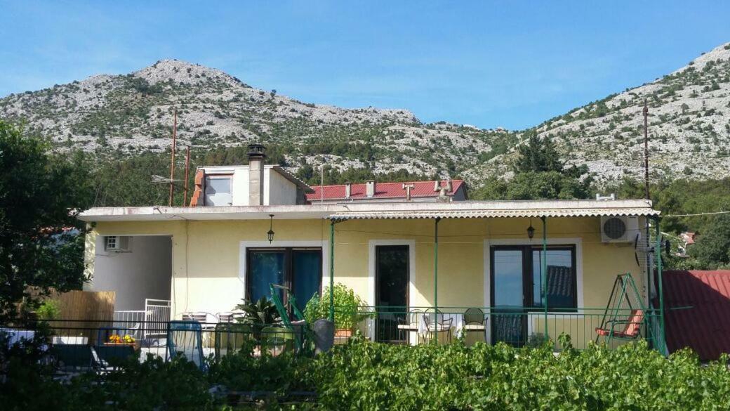 Apartments Viktorija Starigrad Paklenica Eksteriør bilde